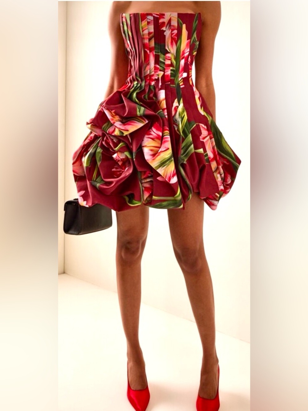 NWOT Carolina Herrera Red and Green Floral Strapless Bubble Dress